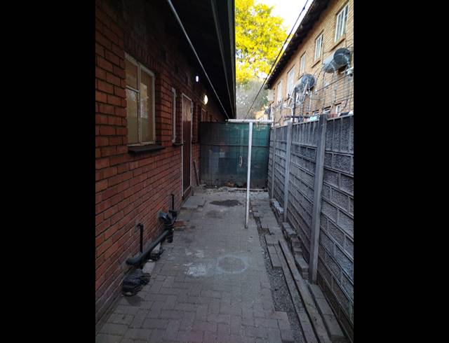2 BEDROOM APARTMENT FOR SALE IN RUSTENBURG CENTRAL